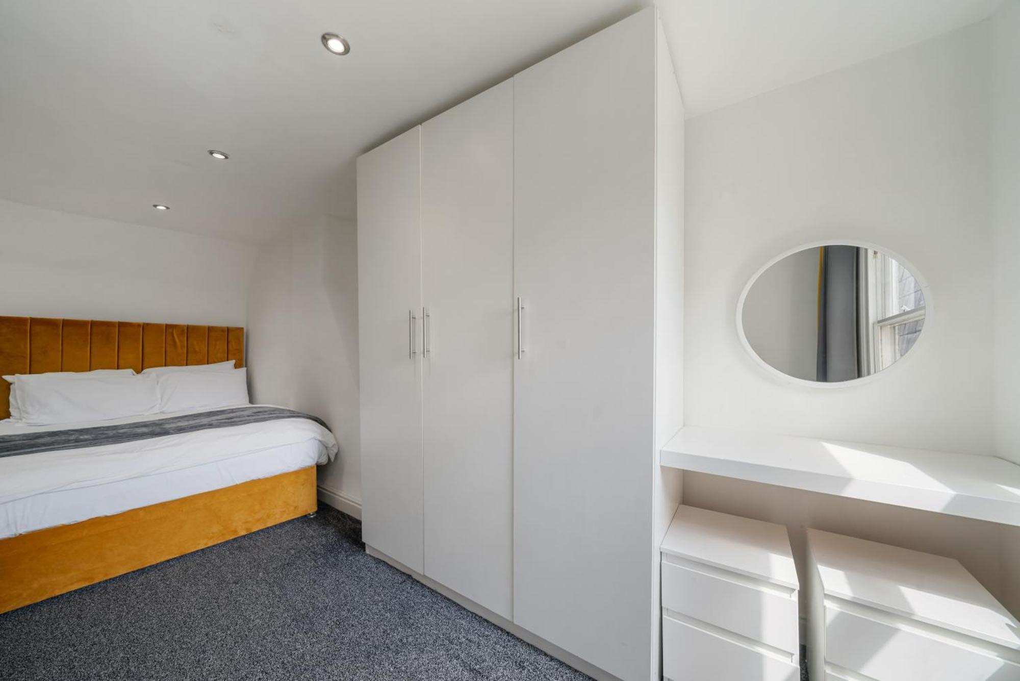 Luxurious 1-bedroom Penthouse On Oxford Street 11g Apartment *