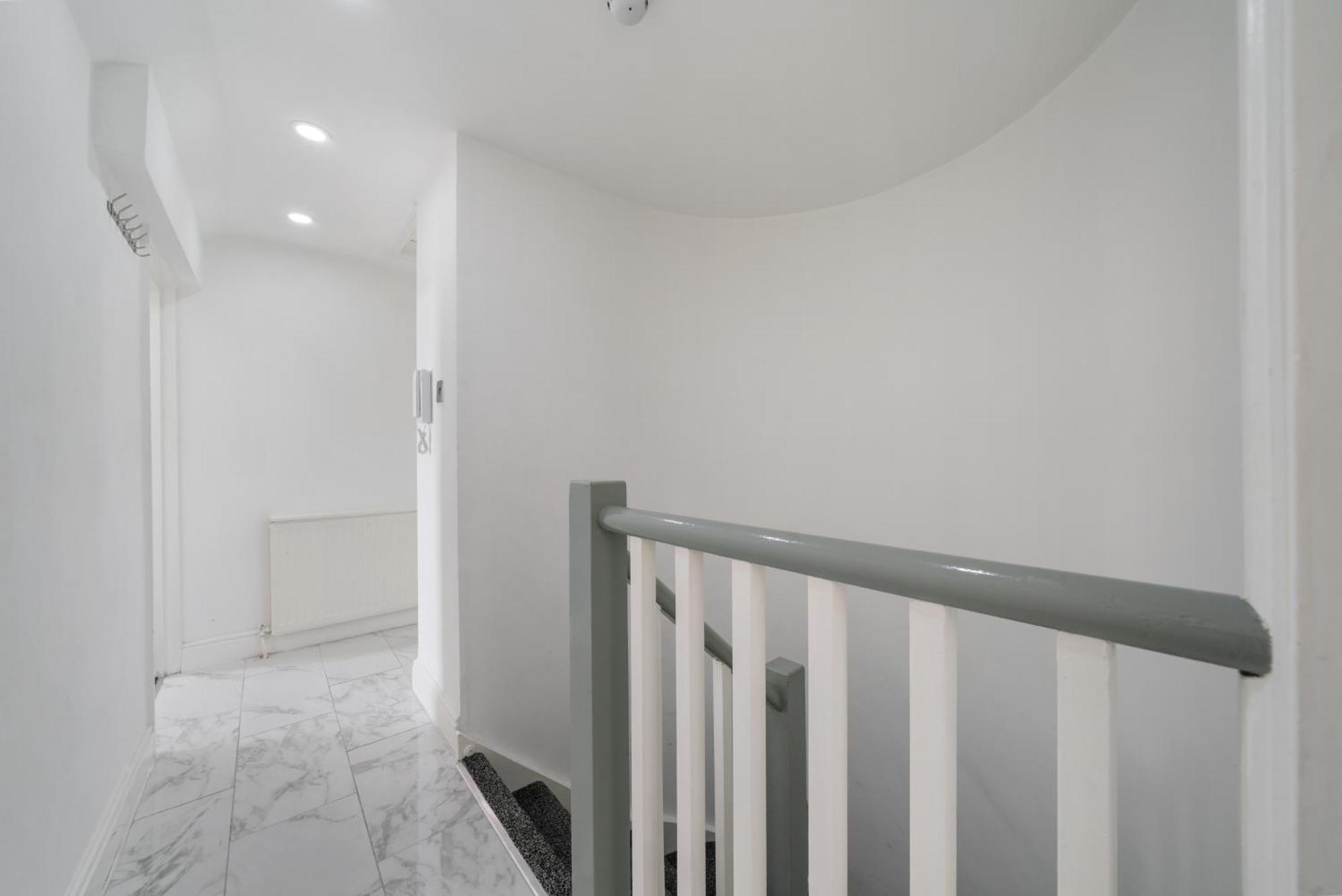 Luxurious 1-bedroom Penthouse On Oxford Street 11g *